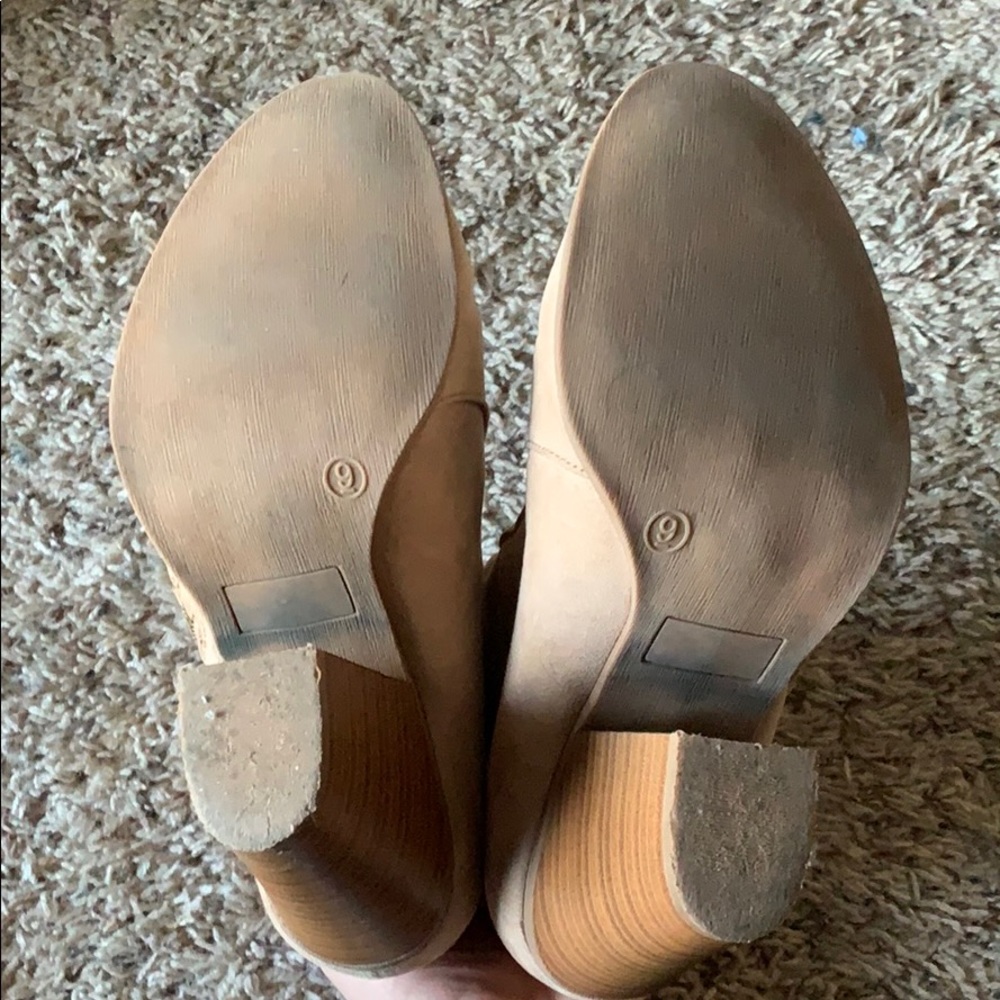 Shoe Dazzle Tan Booties - Picture 3 of 4